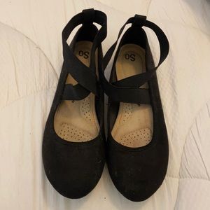 Black Crossover Flat